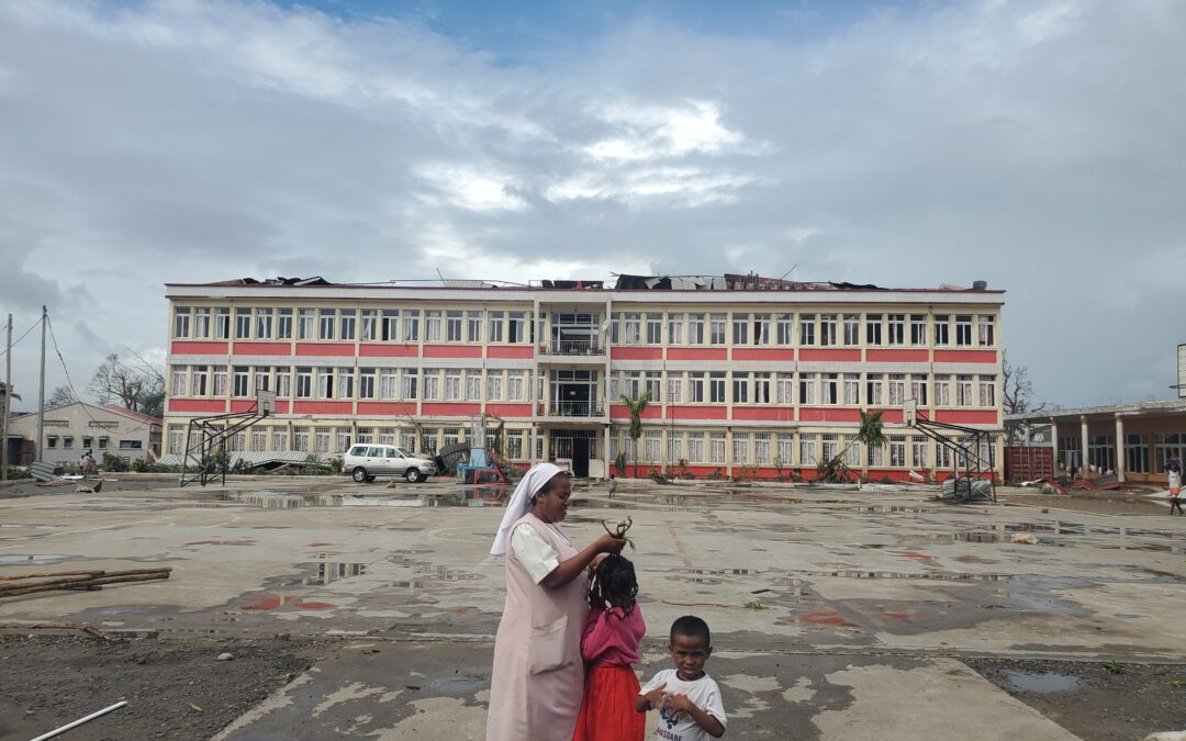 Les élèves privés d’école après le cyclone Gezani